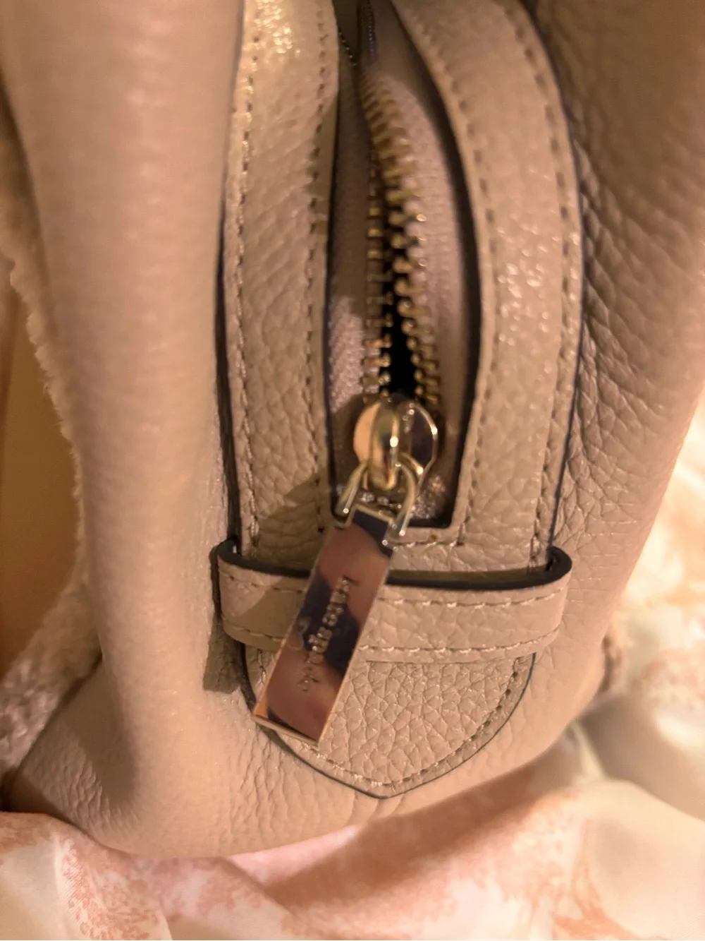 kate spade tan shearling-trim shoulder bag